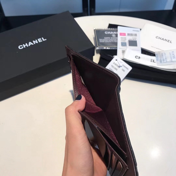 シャネル財布全体デザイン